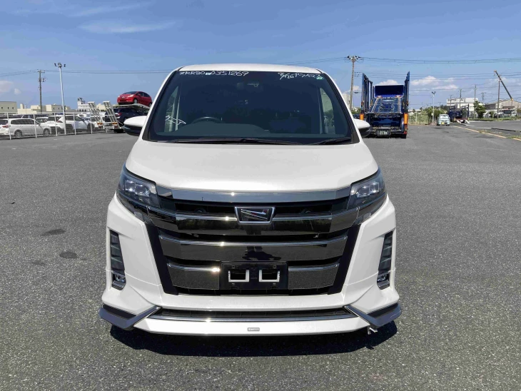 2017 Toyota NOAH