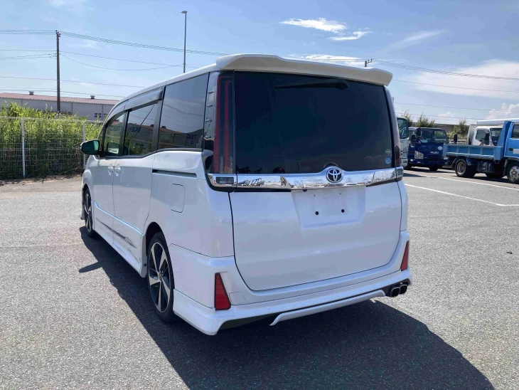 2017 Toyota NOAH