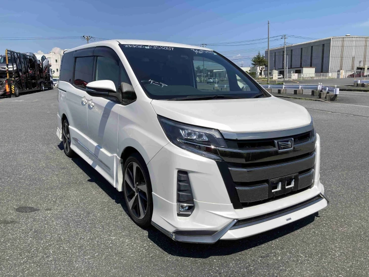 2017 Toyota NOAH